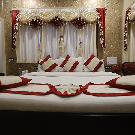 فندق The Ranikhet Continental المظهر الخارجي الصورة