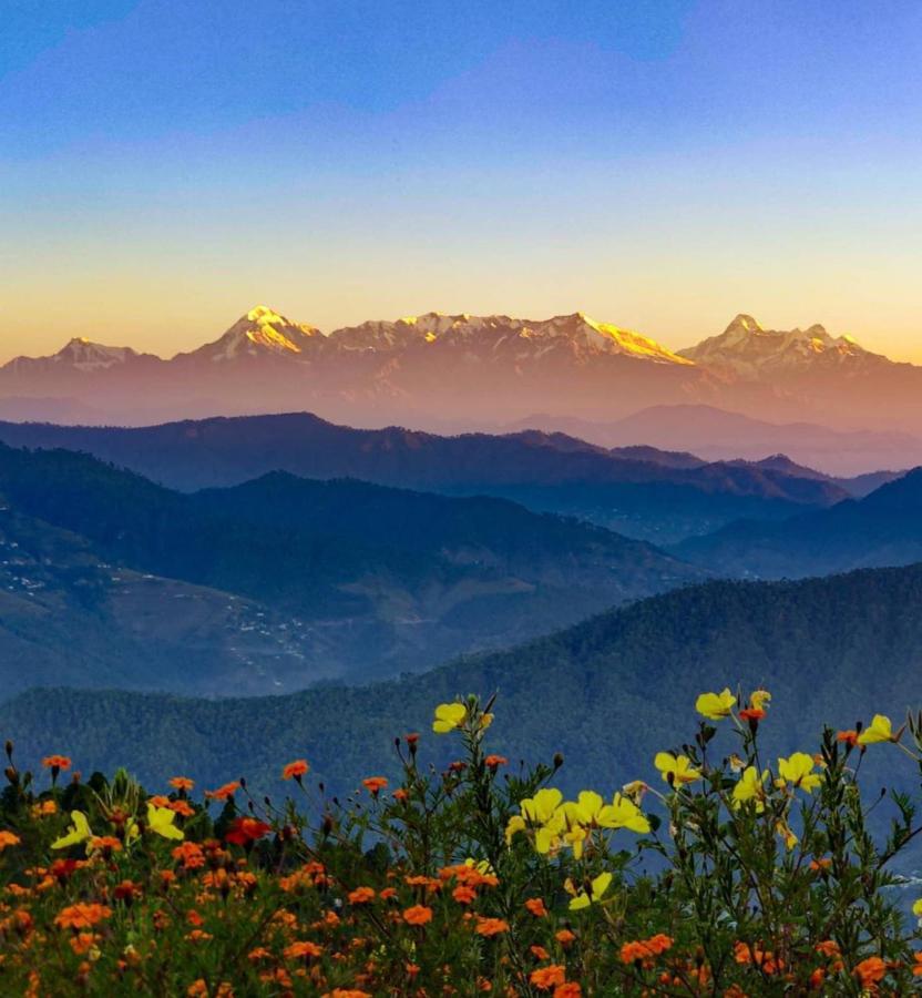 فندق The Ranikhet Continental المظهر الخارجي الصورة
