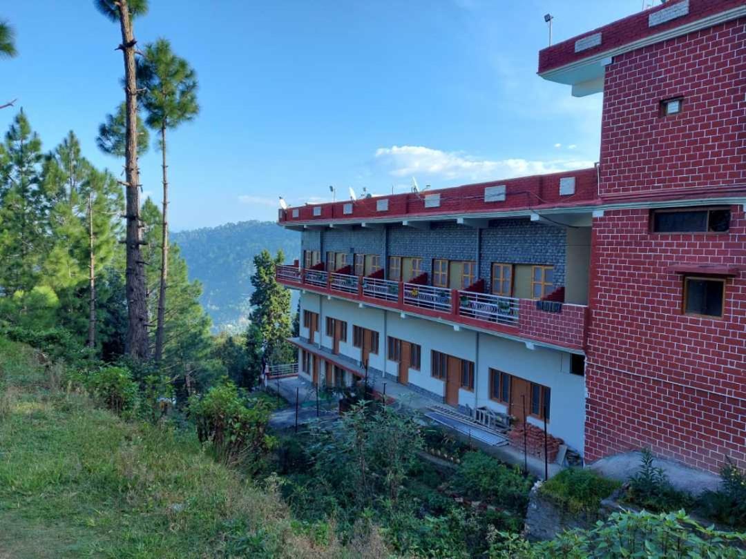 فندق The Ranikhet Continental المظهر الخارجي الصورة